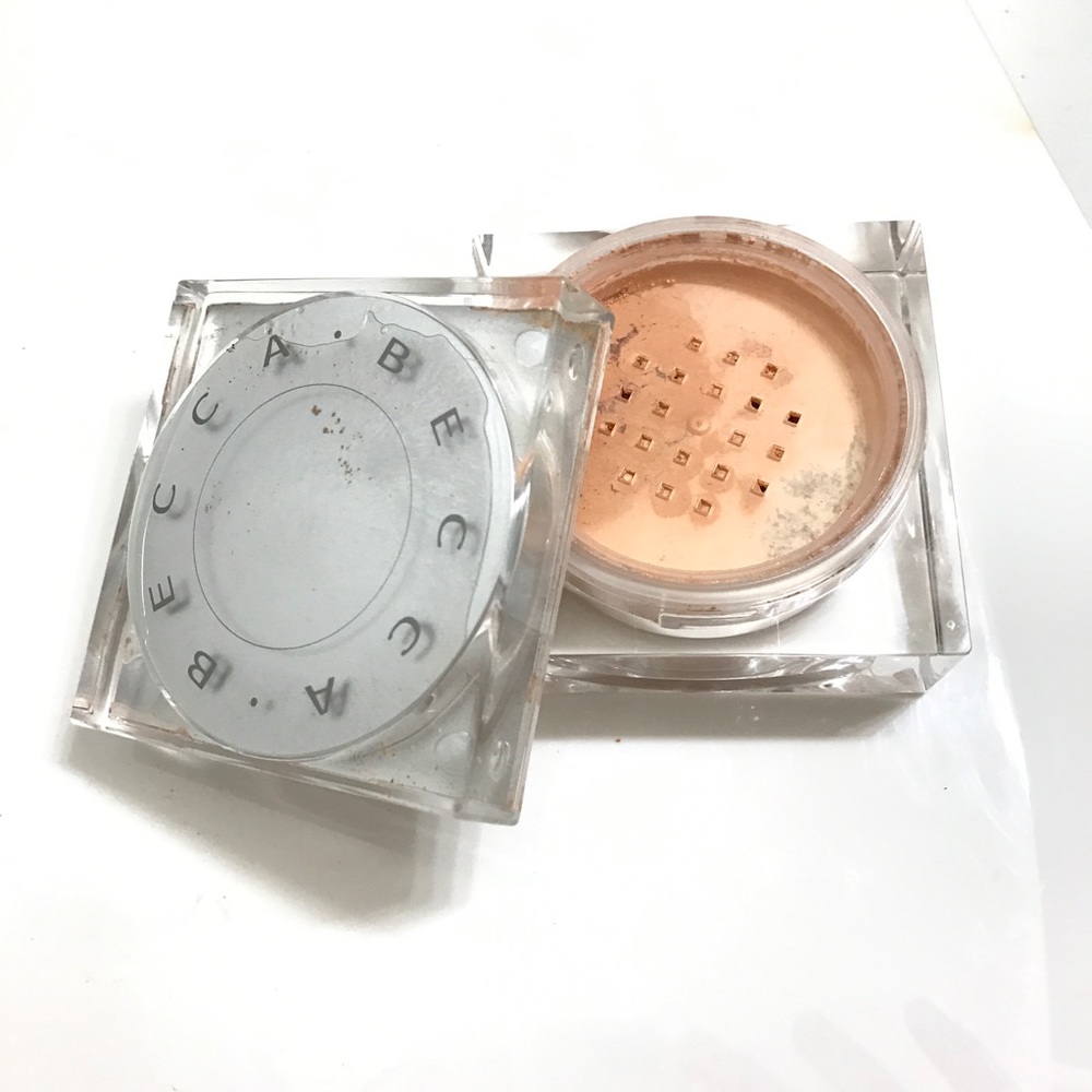 BECCA Soft Light Blurring Powder