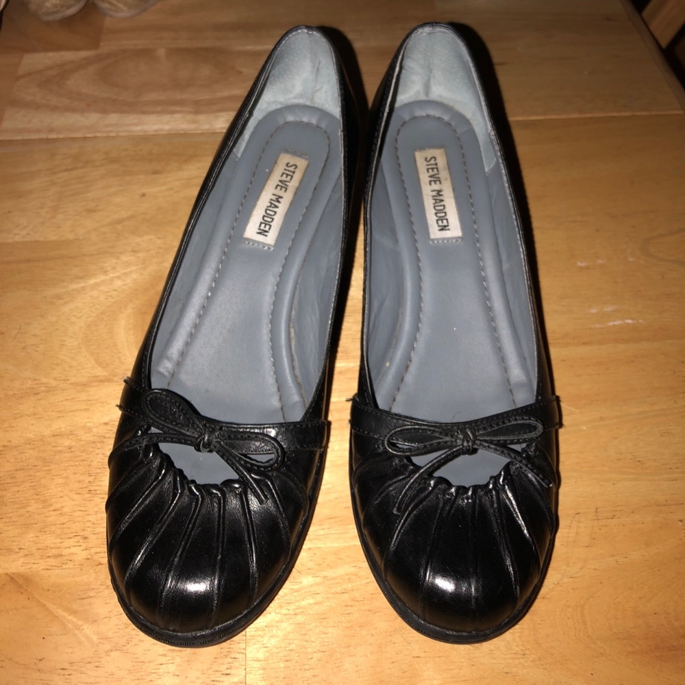 Steve madden black maryjane style wedge size 8