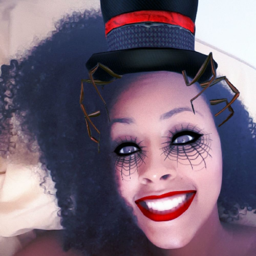 Meet your Posher, Lorisse