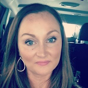 Meet your Posher, Jennelle