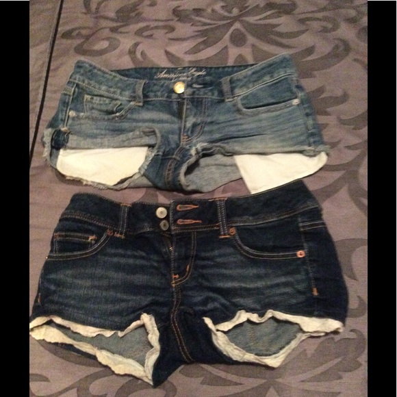American Eagle Outfitters Pants - Set of 2 American Eagle shorts daisy dukes size 2
