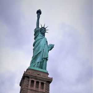 Meet your Posher, Adriana rodriguez