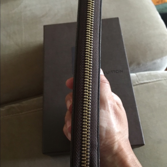 Authentic clemence wallet excellent condition - Picture 4 of 4