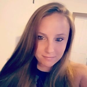 Meet your Posher, Apryl