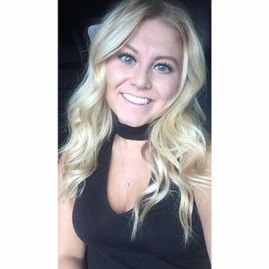 Meet your Posher, Alexis