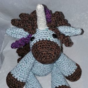 Meet your Posher, Lara