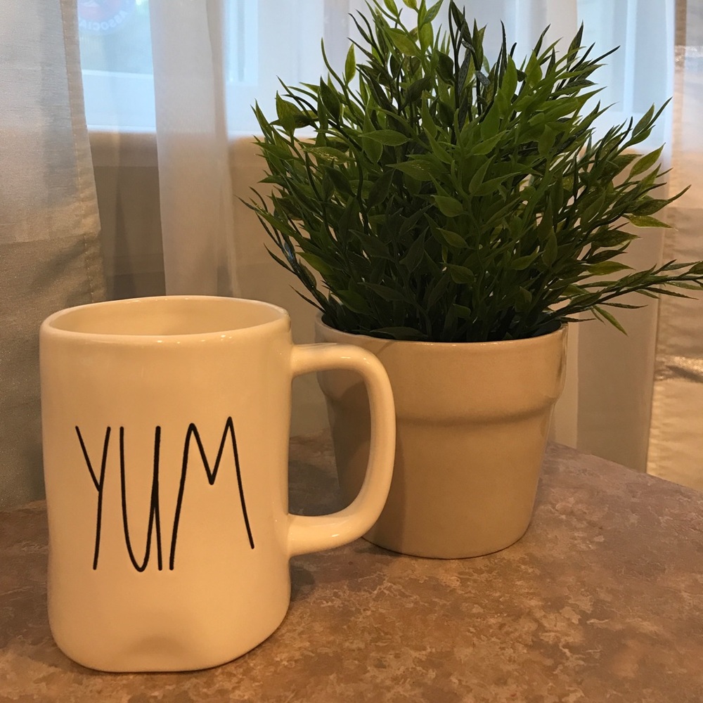 Rae Dunn "Yum" mug