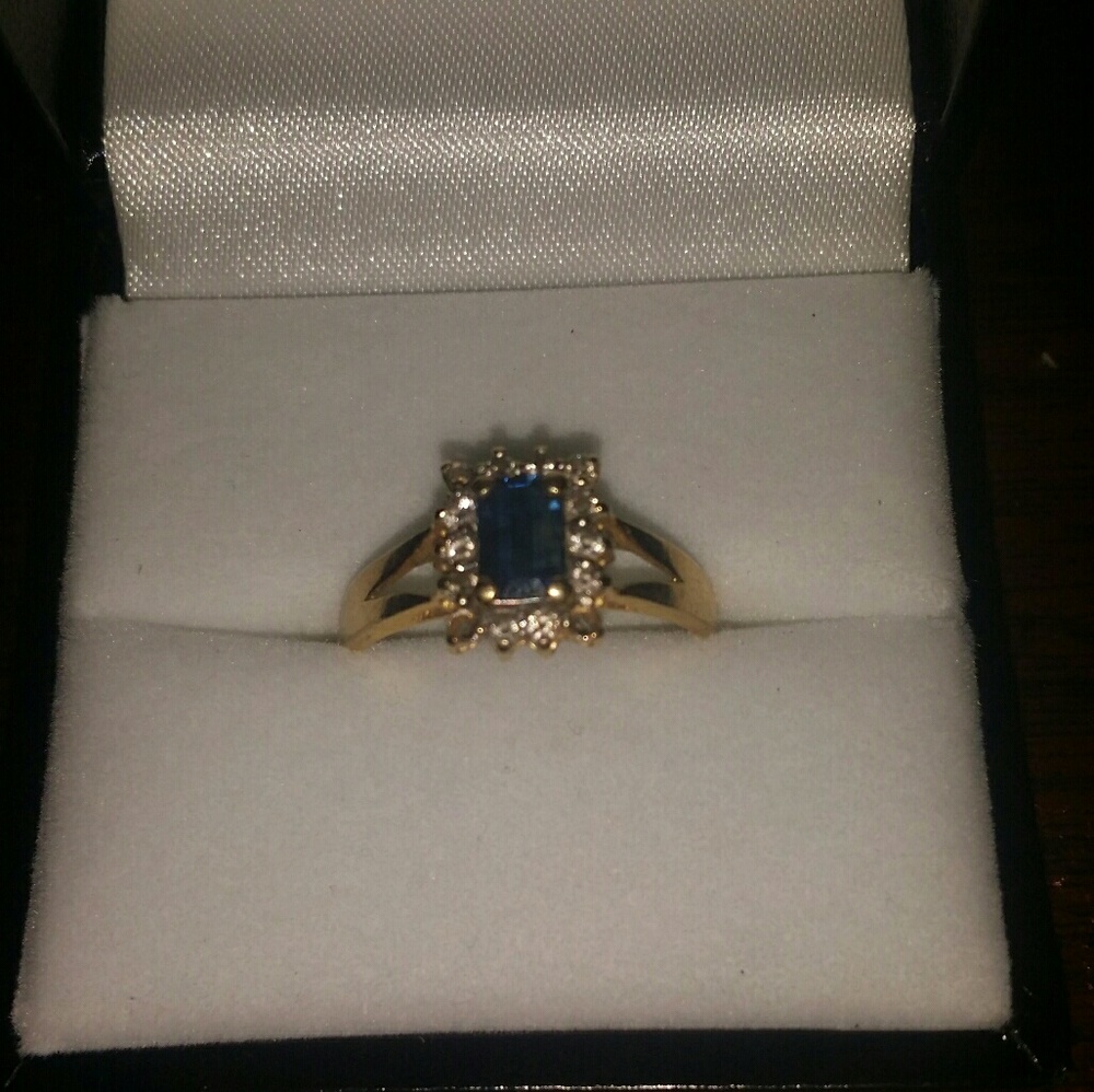 14kt sapphire & diamond ring