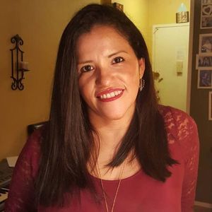 Meet your Posher, Leonor