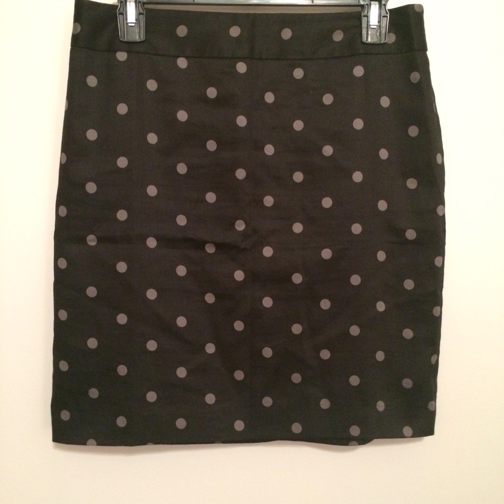 HOST PICK Ann Taylor Loft black polka dot skirt 6P