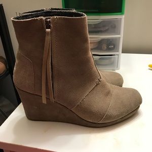 Great condition TOMS MAKE OFFER