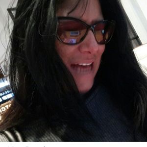 Meet your Posher, Evelyn