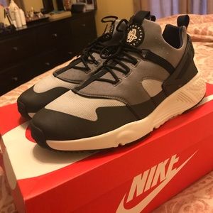 Nike air huarache utility