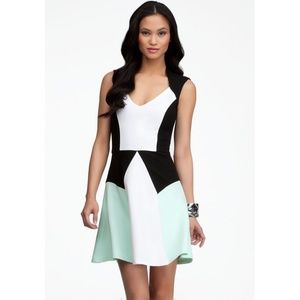 🌸HP🌸 3/26 Bebe Color Block Dress.