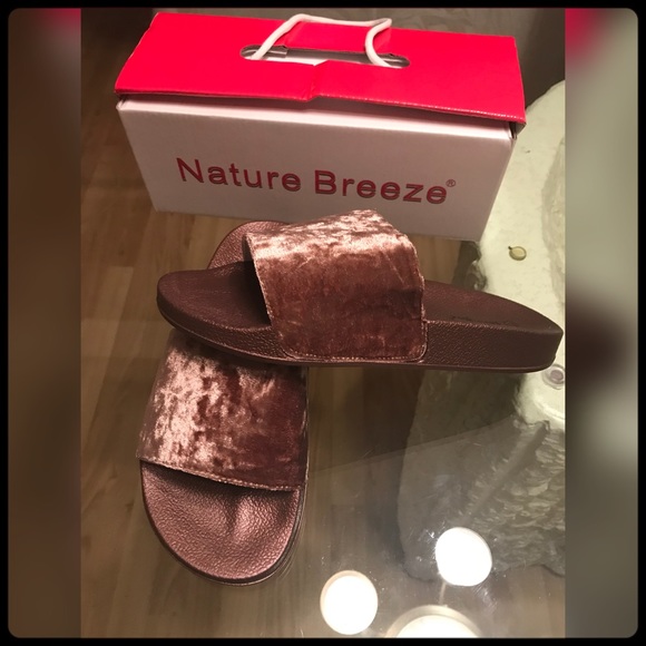 ✨🆕 Velvet Slides✨ - Picture 3 of 5