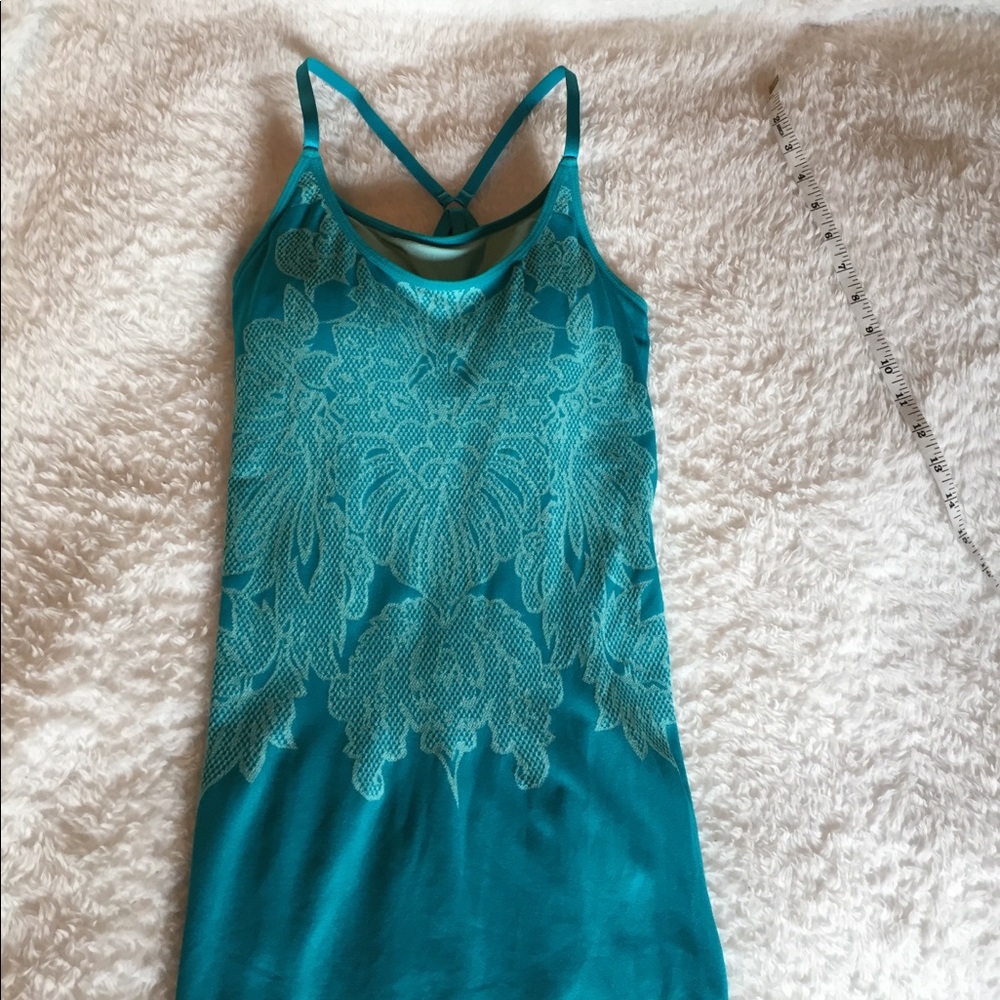 Pretty teal workout top!