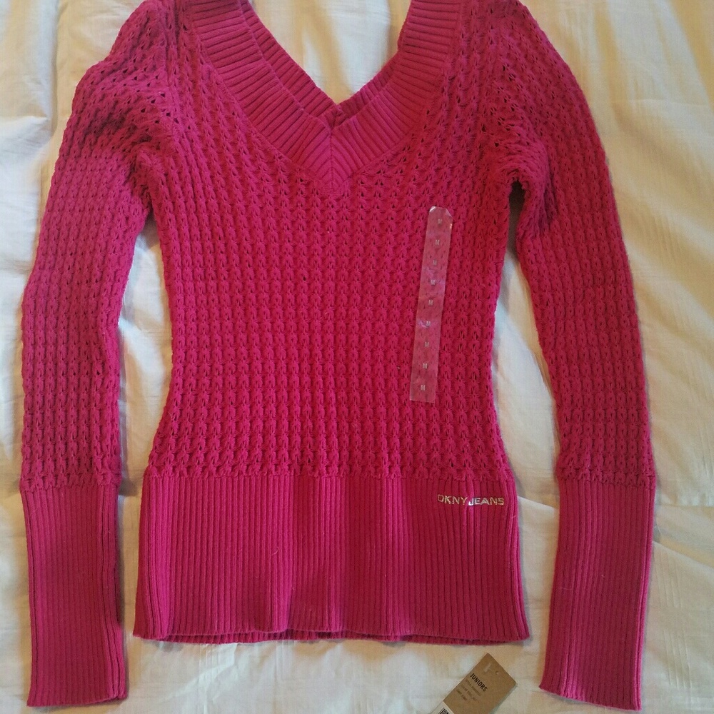 Fushia crochet swaeter