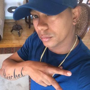 Meet your Posher, Resin