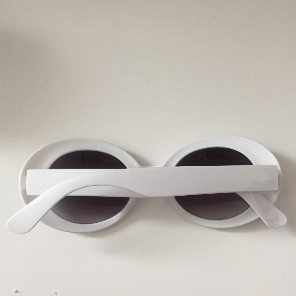 White Retro style sunglasses - Picture 3 of 5