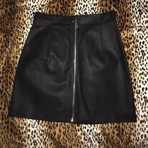Forever 21 faux leather skirt small NWT 90s