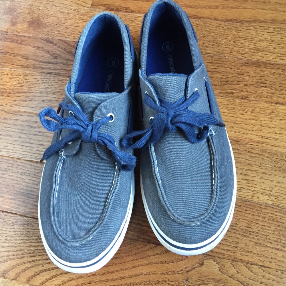 Boys Sperry style slip on shoes