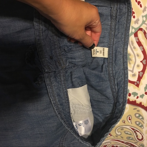 🔥PRICE DROP 🔥 An Old Navy denim skirt - Picture 2 of 2