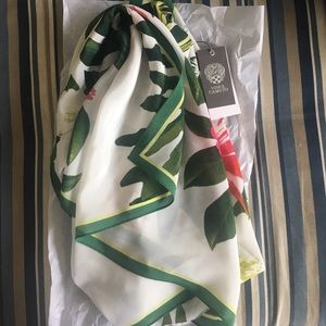 Vince Camuto scarf NWT