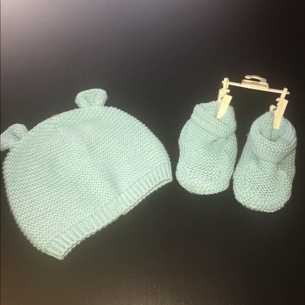 NWT Bear Hat & Booties 3-6m