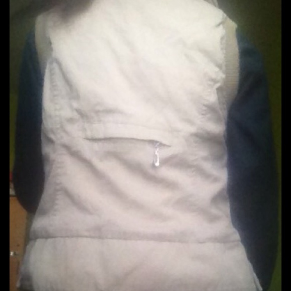 Vest - Picture 2 of 5