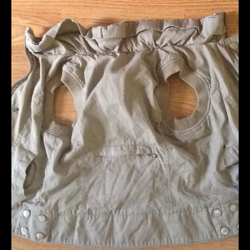 Vest - Picture 5 of 5