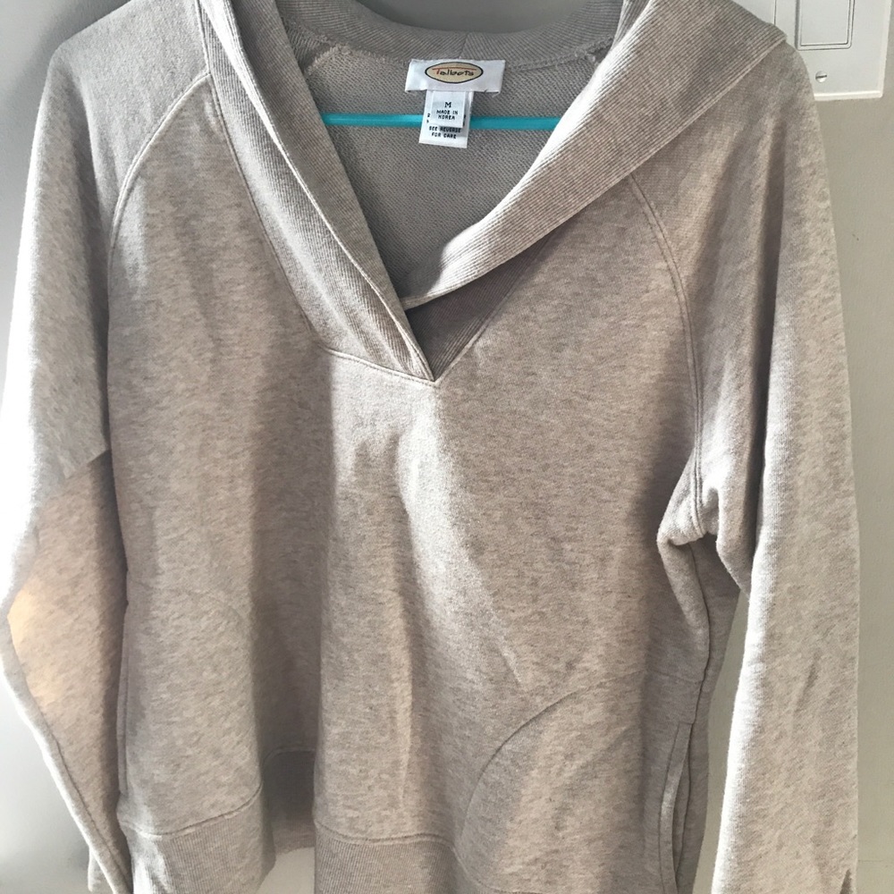Women’s pull over sweater