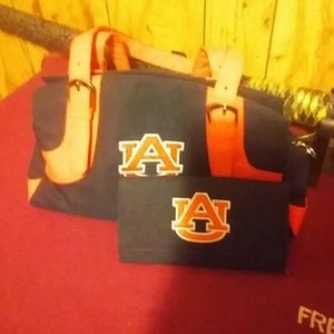 Small hand bag with wallet