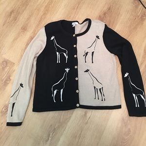 GIRAFFES! Pretty giraffe sweater