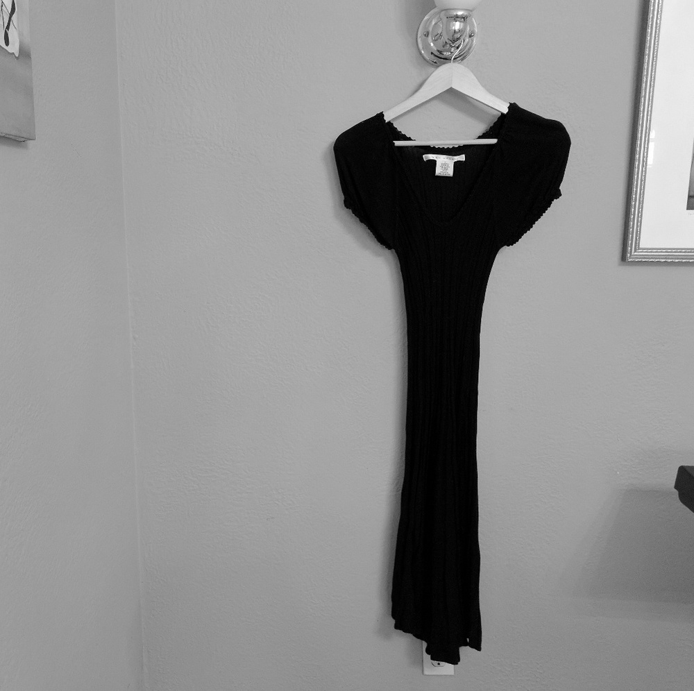 Midi meets maxi sweater dress!