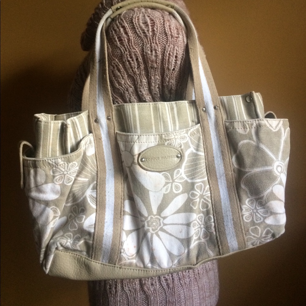 Tommy Hilfiger Roomy Bag
