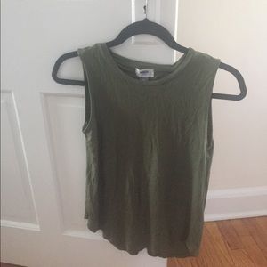 Old Navy tulip open back tank