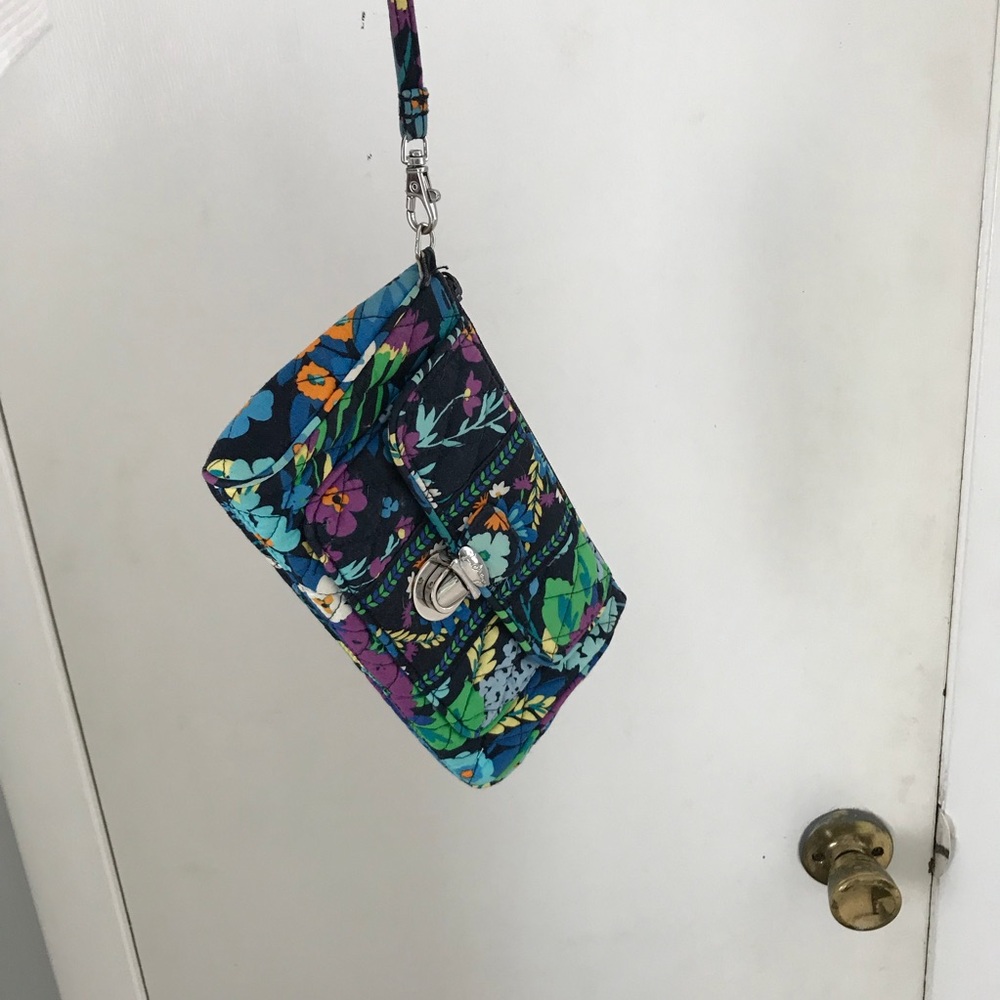 vera bradley wristlet