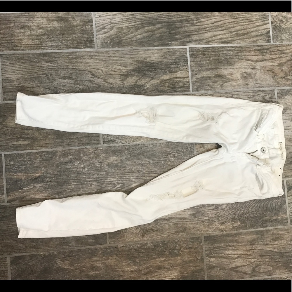 White ripped denim jeans bullhead