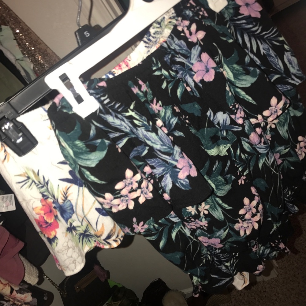 2 crop tops. willing to sell sepreatly