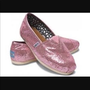 Pink glitter TOMS size 8