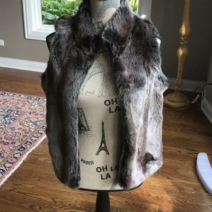 Parkhurst  faux fur vest. Small