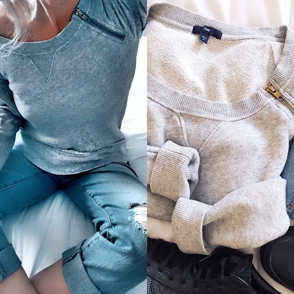GAP Tops - Gap sweatshirt