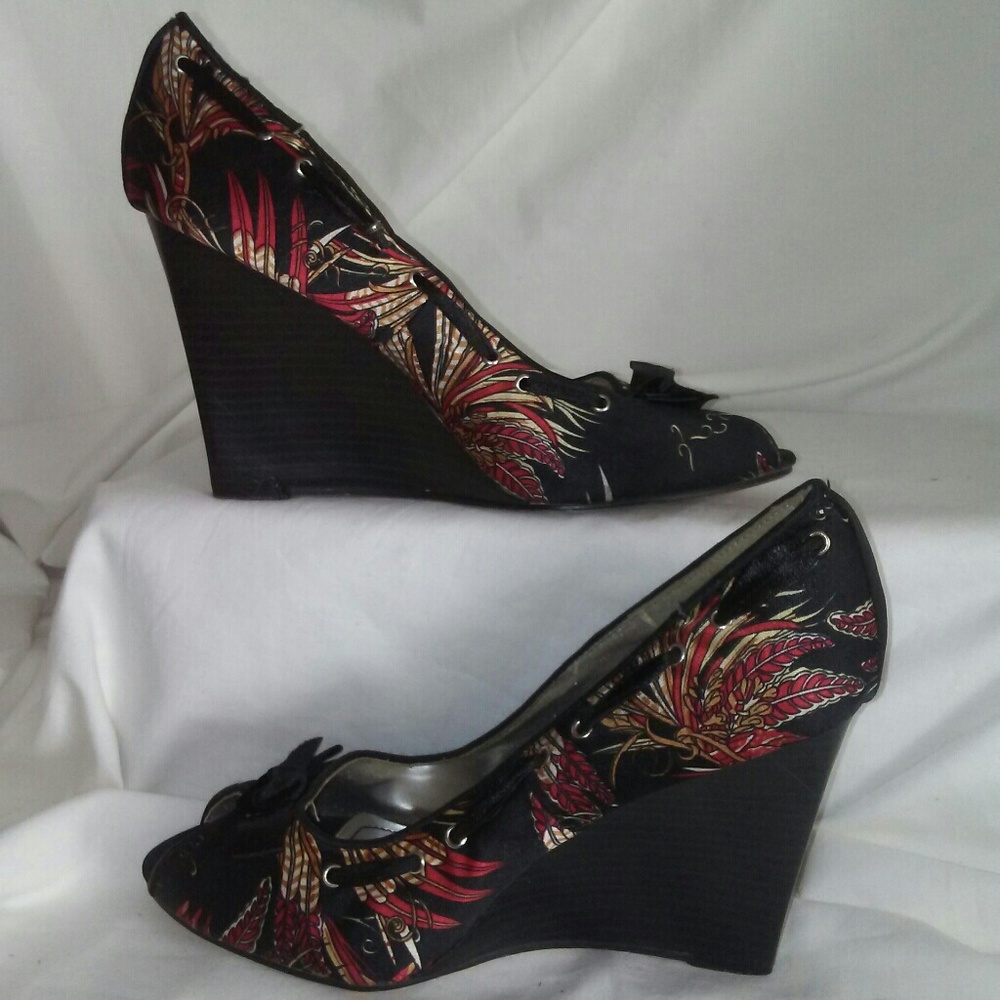 Dollhouse wedges Size 9
