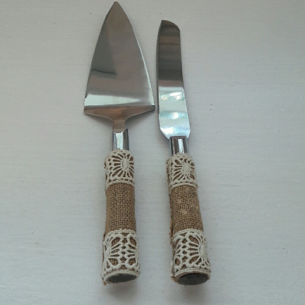 Used wedding cutting set