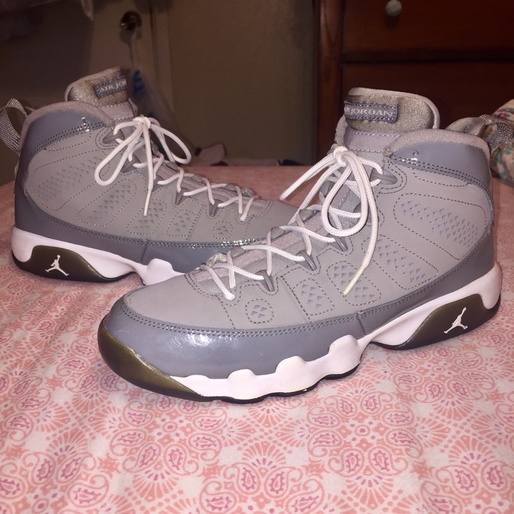 Air Jordan 9 Retro “Cool Grey” size 7y