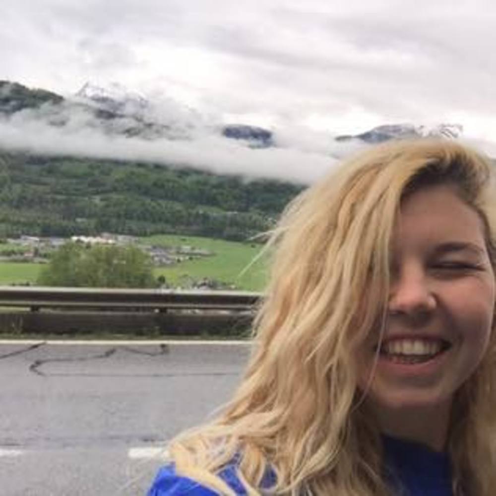 Meet your Posher, Hayley