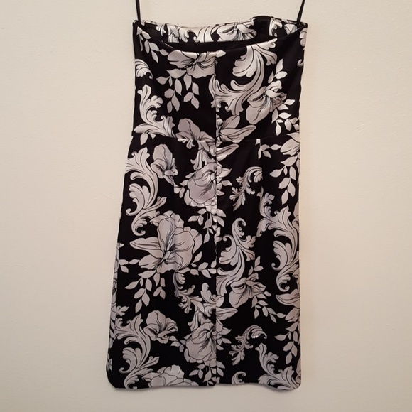 Dress - Picture 2 of 5