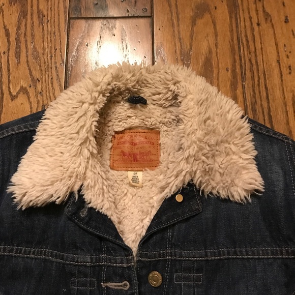 Levi's Sherpa Lined Denim Jacket - Picture 2 of 7