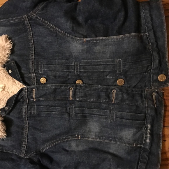 Levi's Sherpa Lined Denim Jacket - Picture 3 of 7