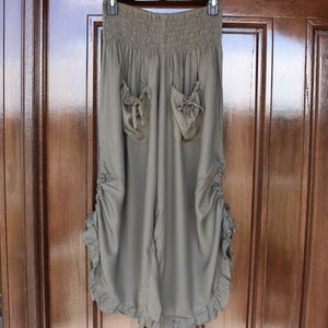 Green Ruffle Festival Flow Pants With Pockets NWOT